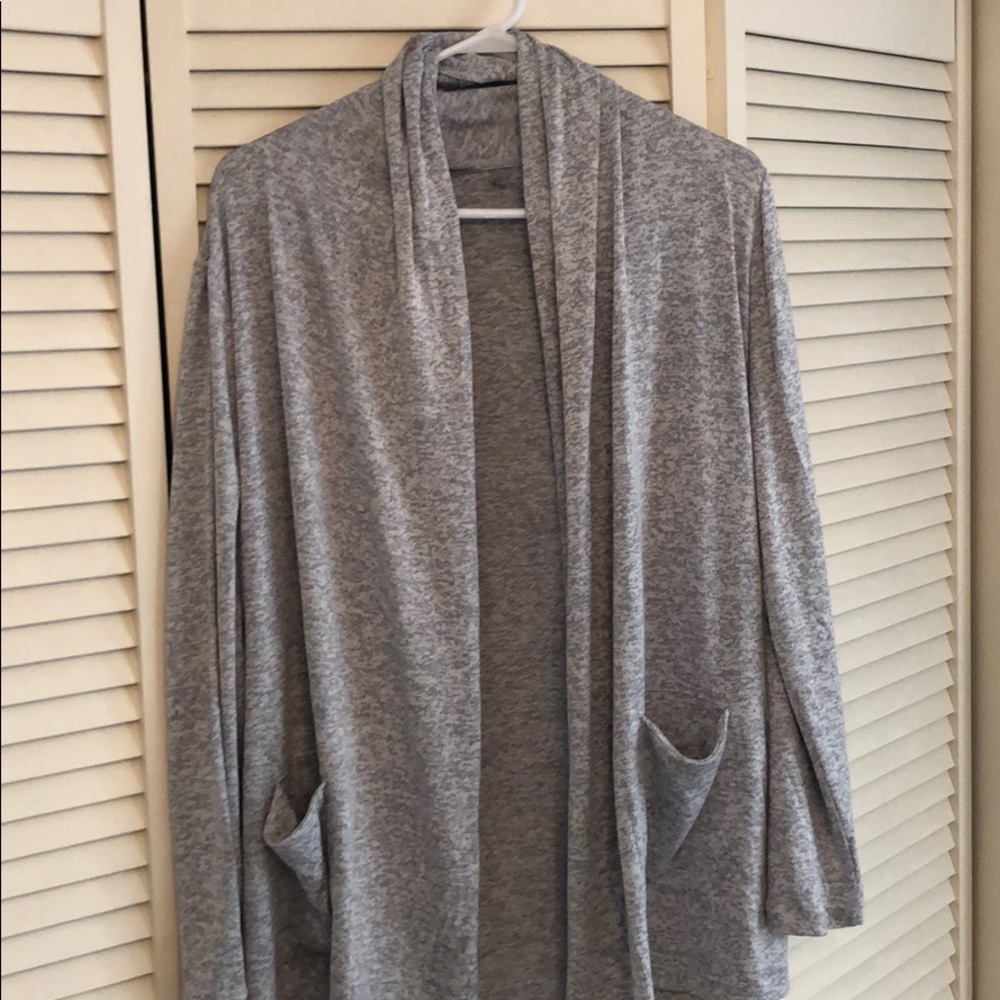 Athleta pose open wrap